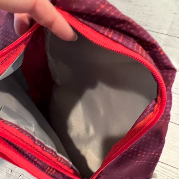 Eddie Bauer Ripstop Sling Bag - Picture 6 of 7